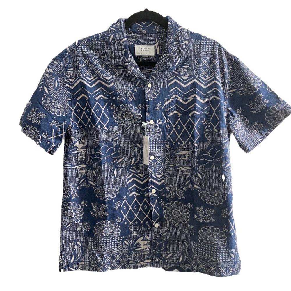 NWOT American Eagle Printed Button-Up Poolside Shirt Men's XS Short Sleeve Blue